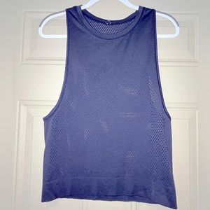 Lululemon tank fits like small EUC